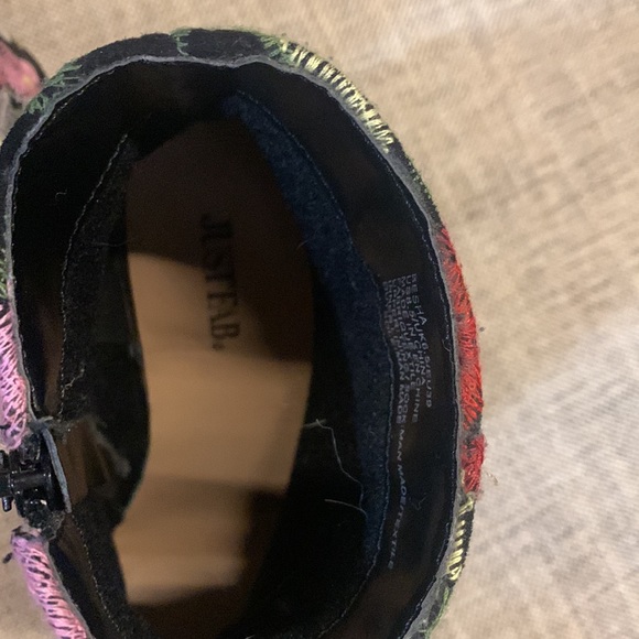 Embroidered Heel Boots, Flower Pattern - Picture 7 of 10